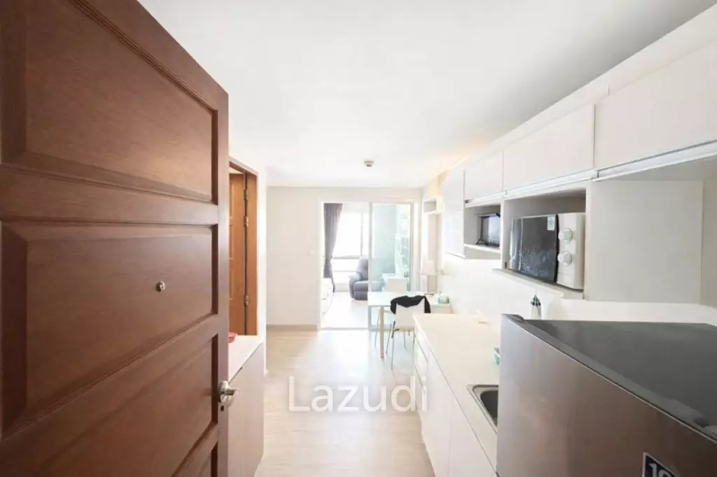 32 sqm 1 Bedroom Condo in Din Daeng Bangkok Freehold Fully Furnished