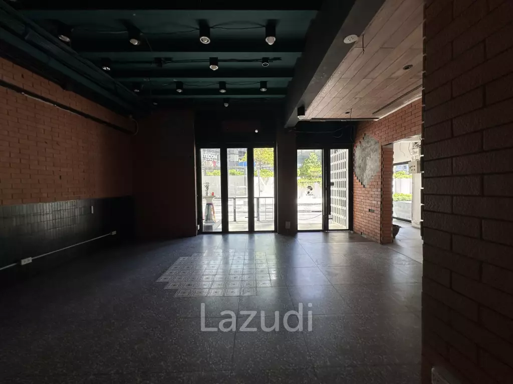 60 sqm street-front retail space in Khlong Toei Nuea Wattana Bangkok