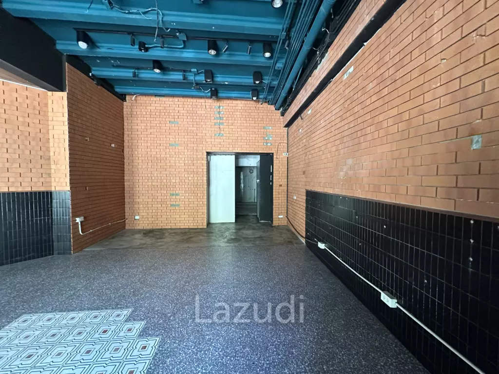 60 sqm street-front retail space in Khlong Toei Nuea Wattana Bangkok