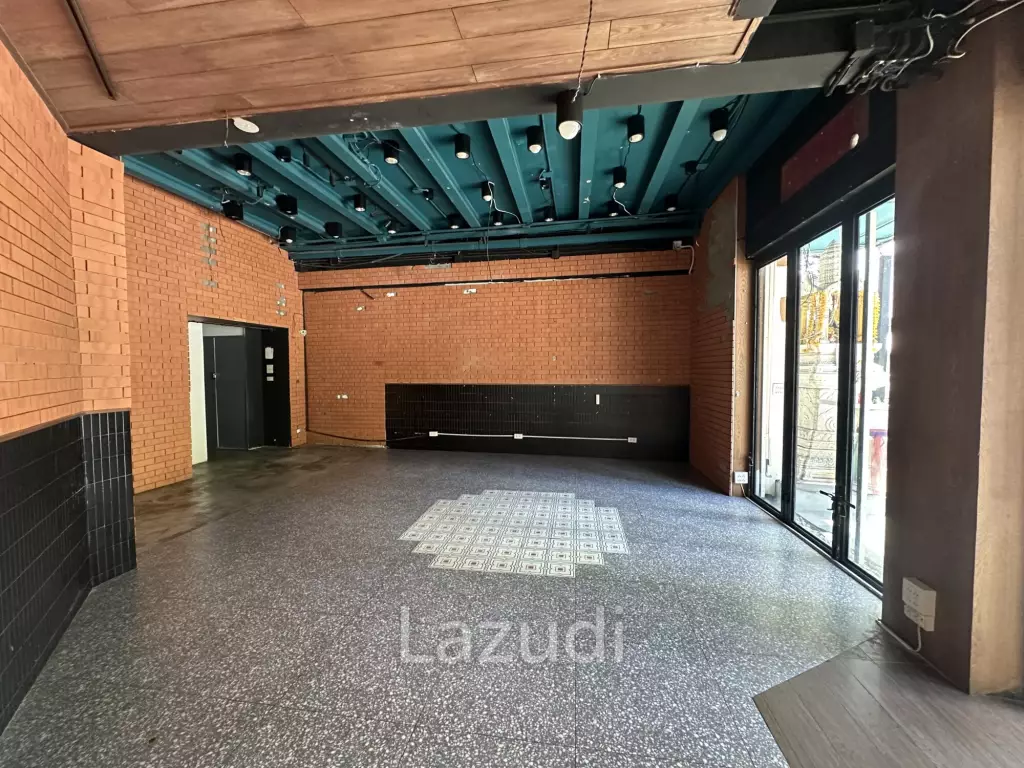 60 sqm street-front retail space in Khlong Toei Nuea Wattana Bangkok