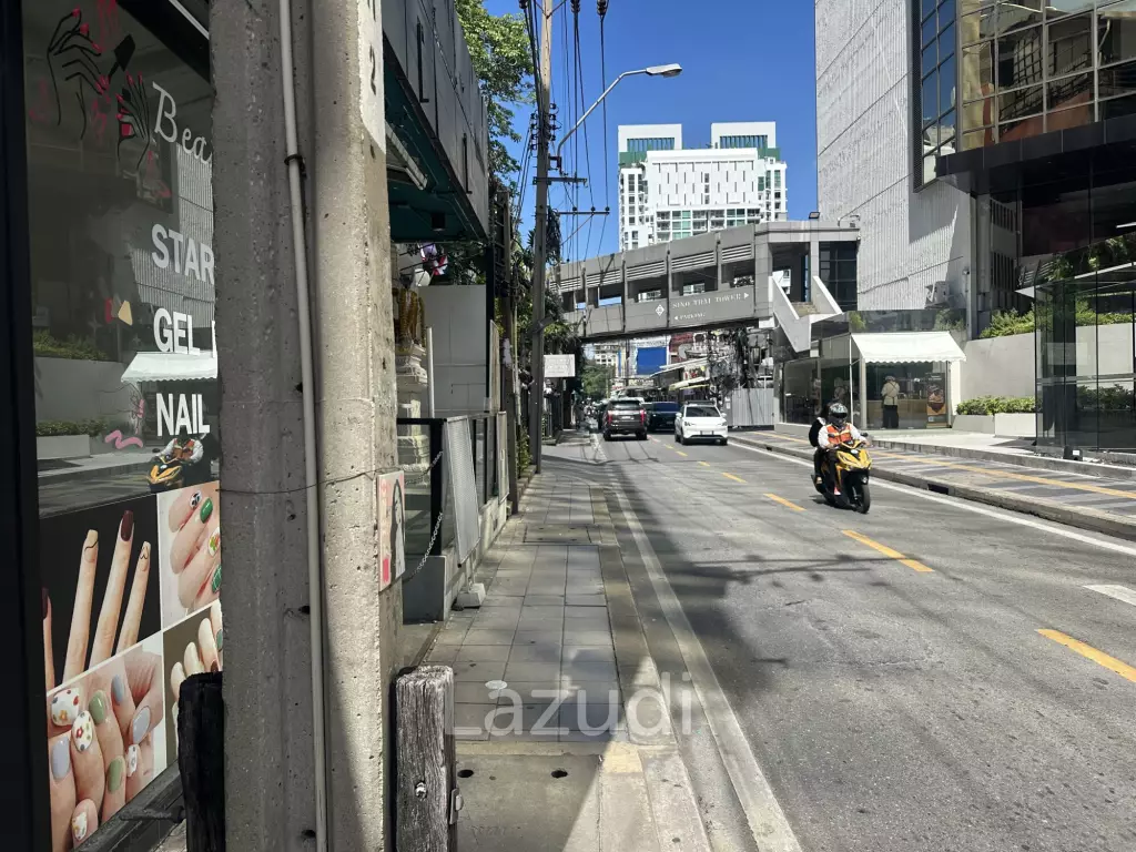 60 sqm street-front retail space in Khlong Toei Nuea Wattana Bangkok
