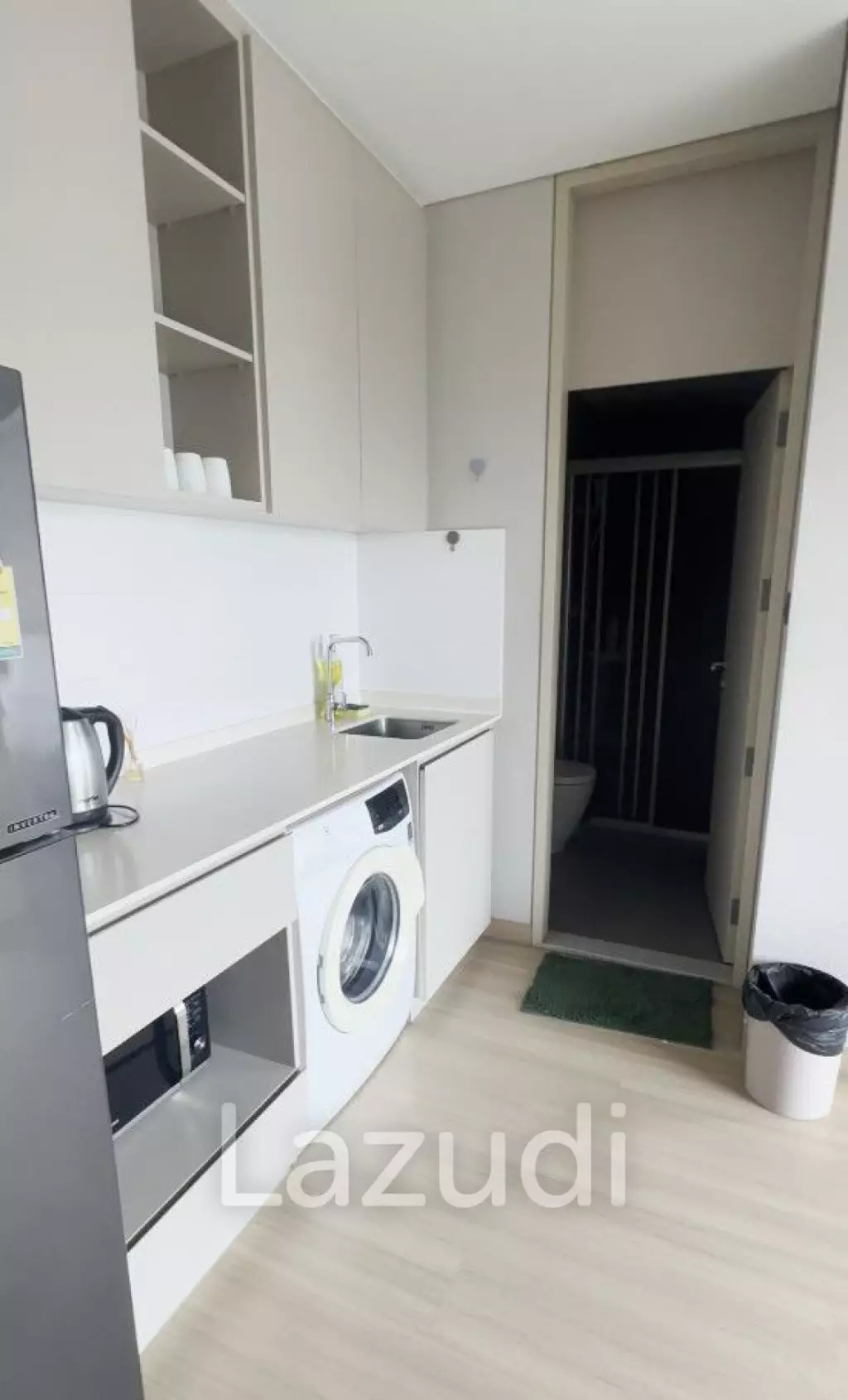 42 sqm 2 Bedroom Condo on High Floor in Makkasan Bangkok