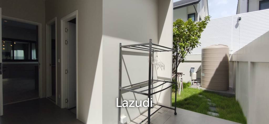 Ultra-Luxury 2-Story Pool Villa for Rent at The Lavish