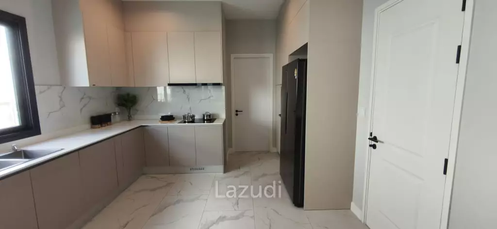 Ultra-Luxury 2-Story Pool Villa for Rent at The Lavish