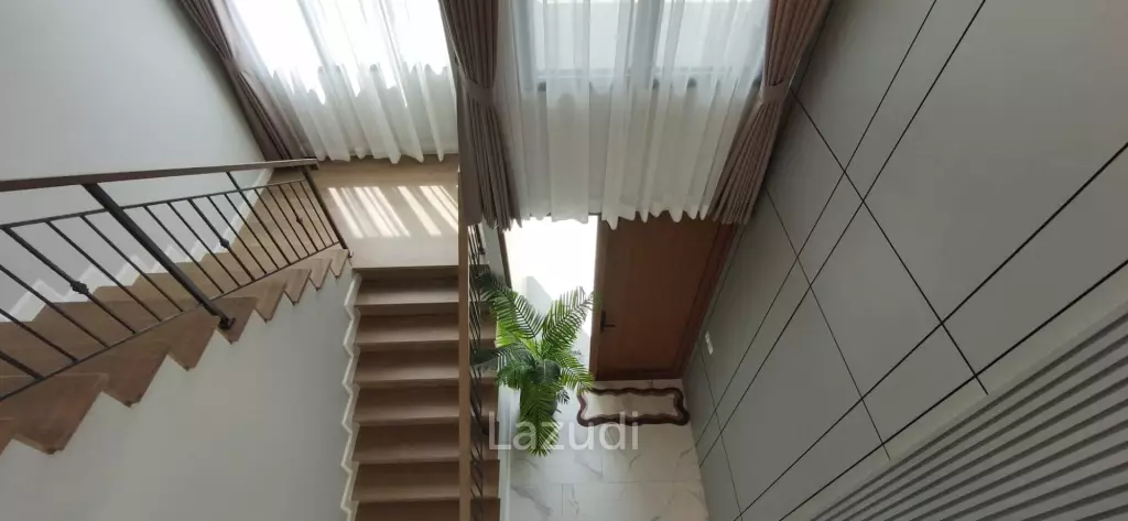 Ultra-Luxury 2-Story Pool Villa for Rent at The Lavish