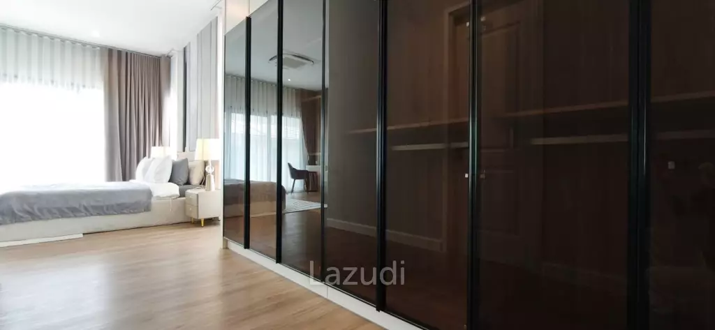 Ultra-Luxury 2-Story Pool Villa for Rent at The Lavish