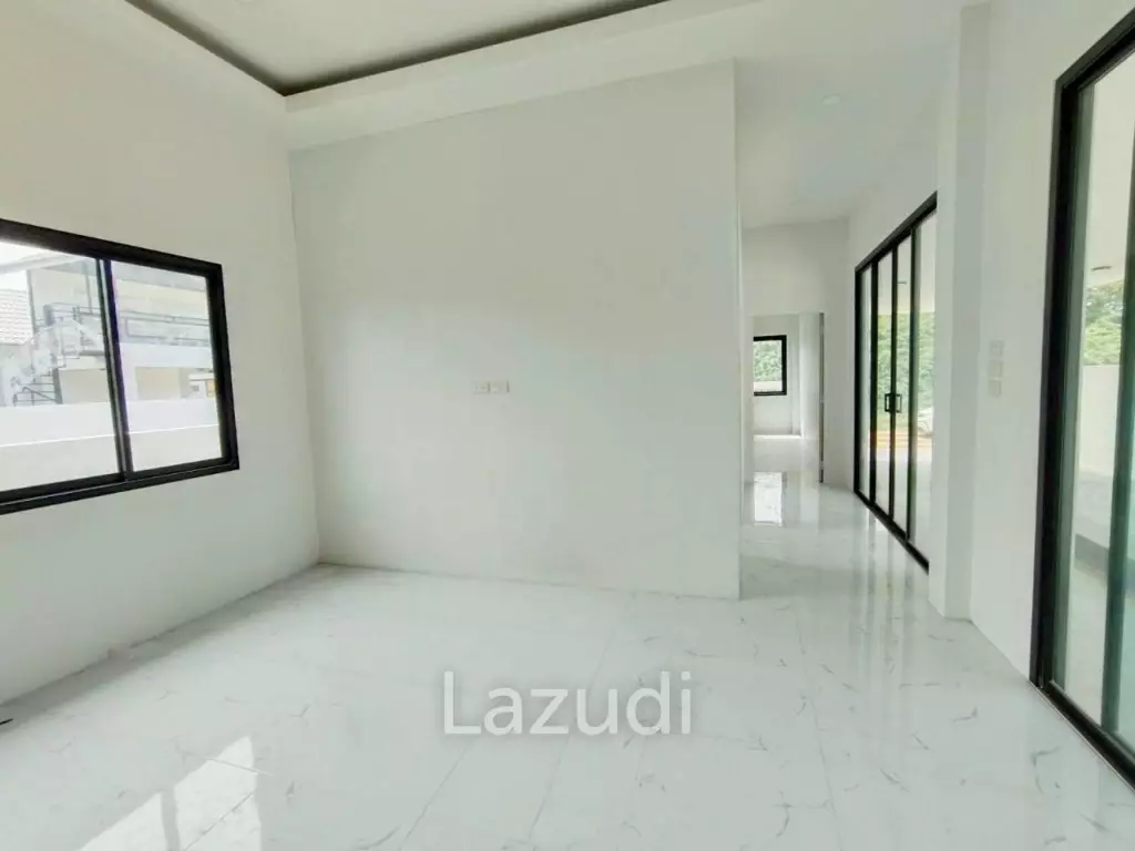 123 sqm Modern 3 BR Villa with Pool in Soi 102