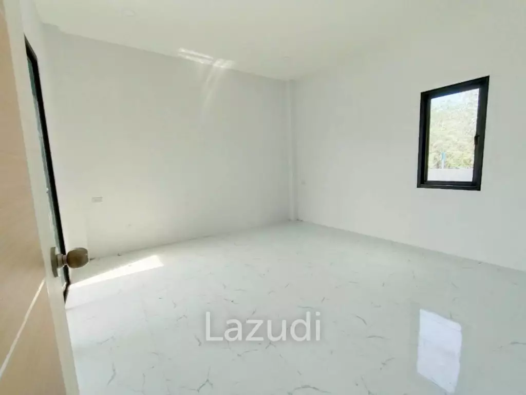 123 sqm Modern 3 BR Villa with Pool in Soi 102
