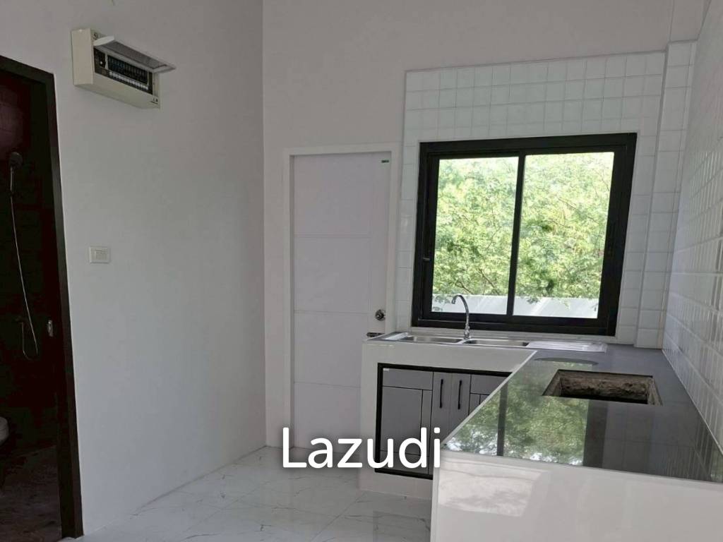 123 sqm Modern 3 BR Villa with Pool in Soi 102