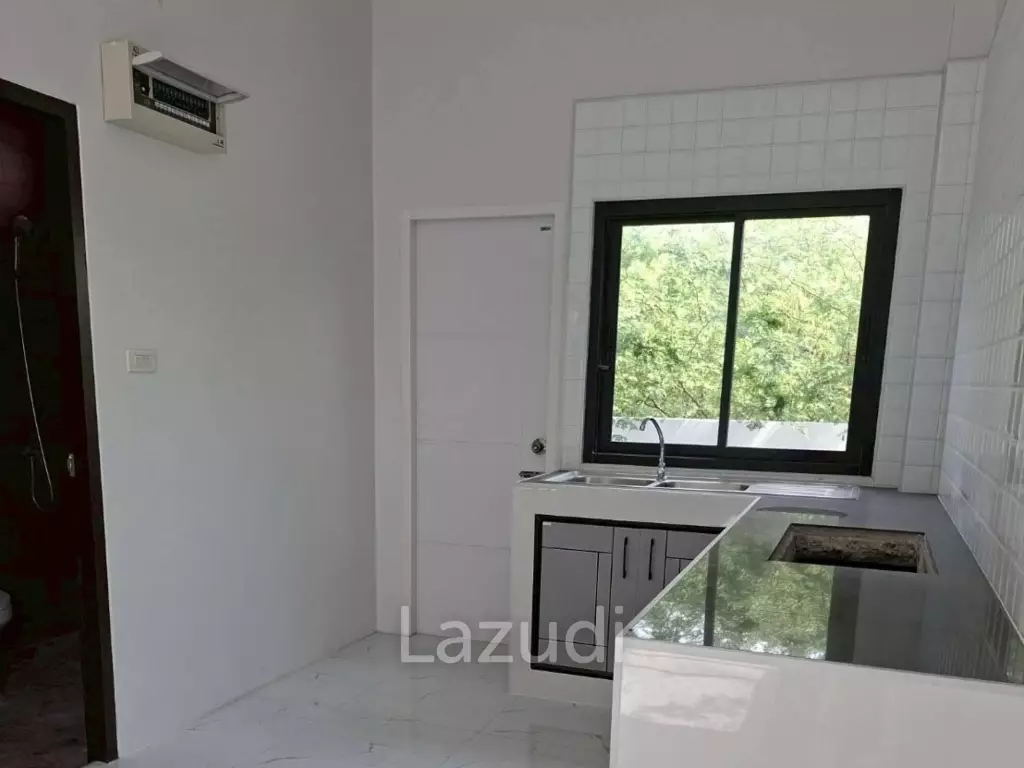 123 sqm Modern 3 BR Villa with Pool in Soi 102
