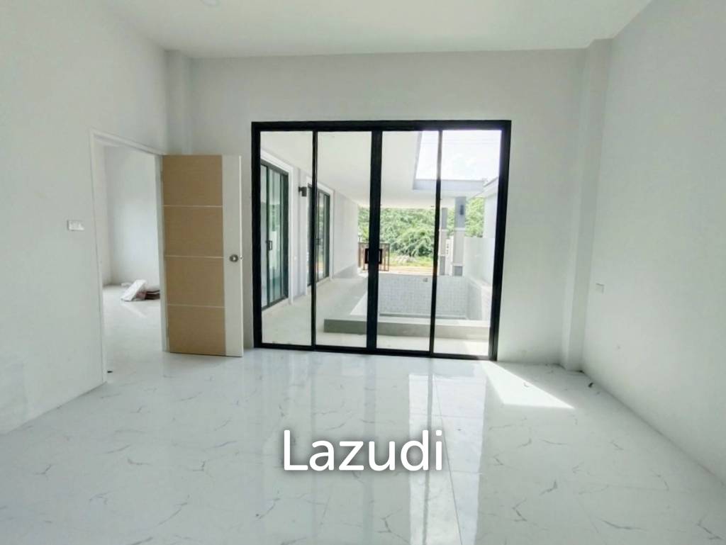 123 sqm Modern 3 BR Villa with Pool in Soi 102