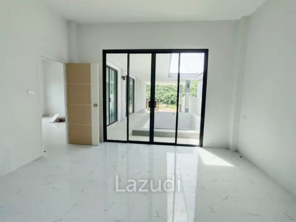 123 sqm Modern 3 BR Villa with Pool in Soi 102