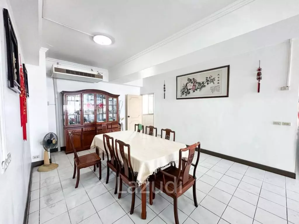 215 sqm 3 Bed Condo on 11th Floor at Royal Castle Pattanakarn Suan Luang