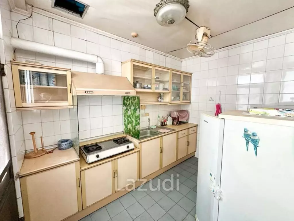 215 sqm 3 Bed Condo on 11th Floor at Royal Castle Pattanakarn Suan Luang