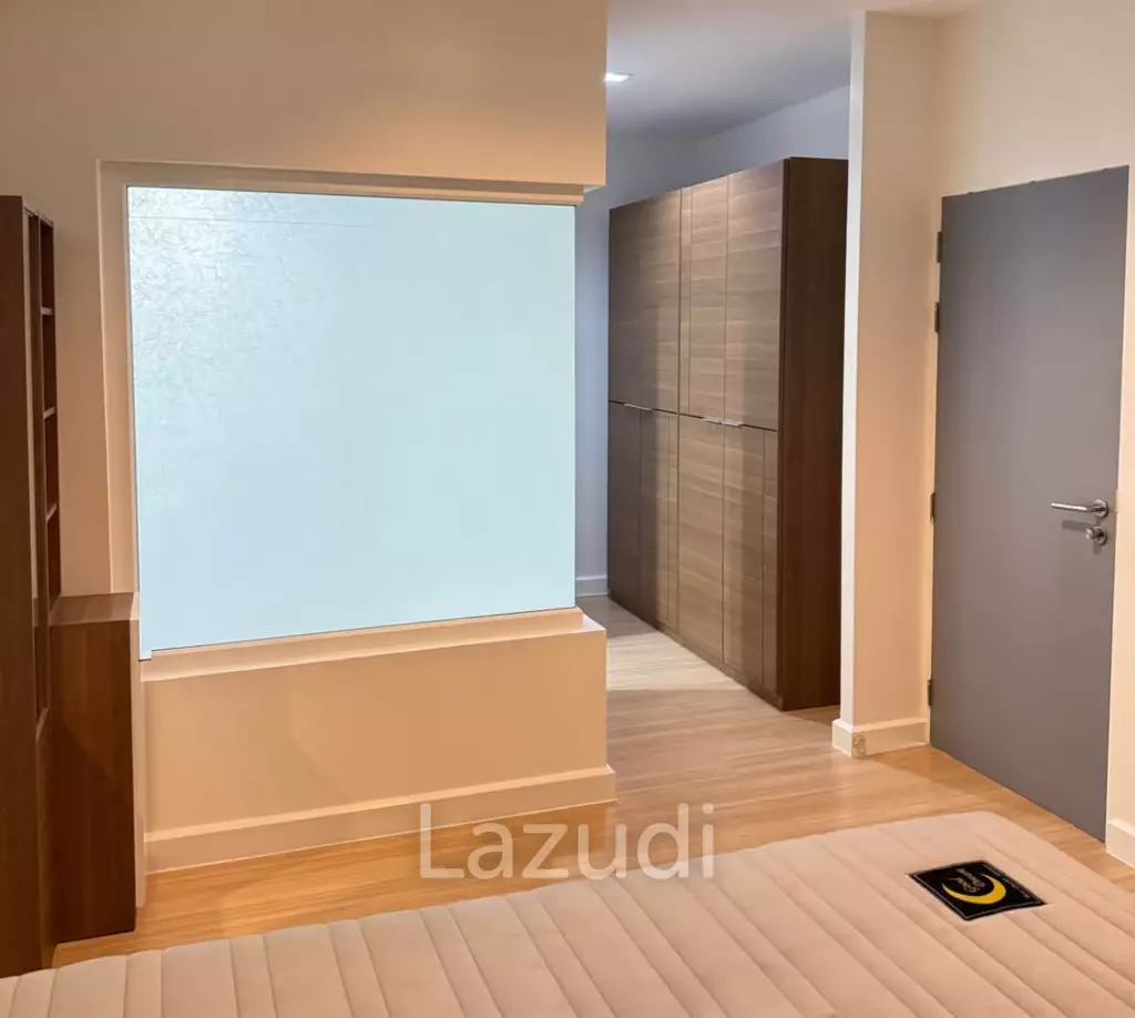 40 sqm high floor 1 bedroom condo at The Seed Mingle Sathorn Bangkok