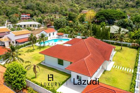 Terrain de 3 000 m² / Surface habitable de 540 m² / Emplacement exceptionnel