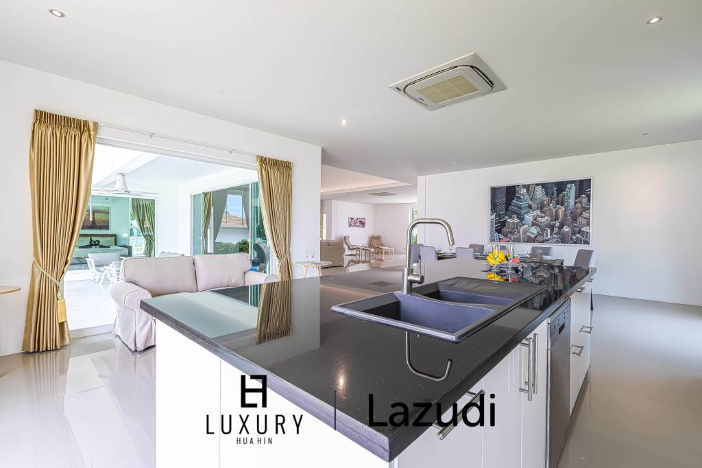 Terrain de 3 000 m² / Surface habitable de 540 m² / Emplacement exceptionnel