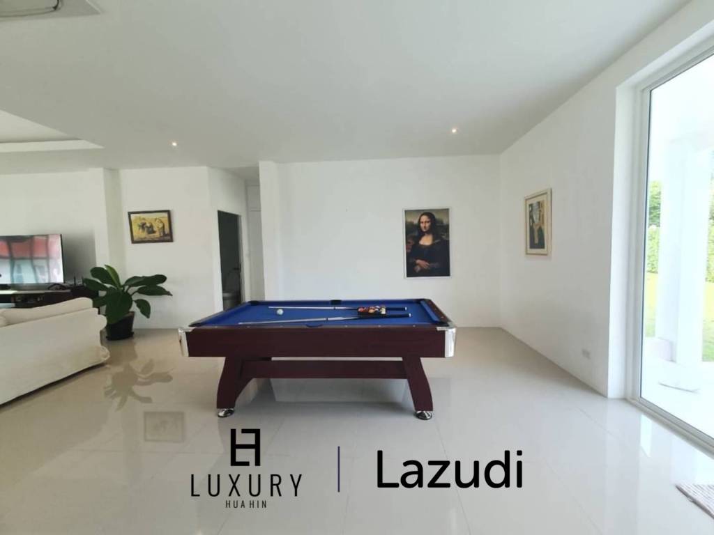 Terrain de 3 000 m² / Surface habitable de 540 m² / Emplacement exceptionnel