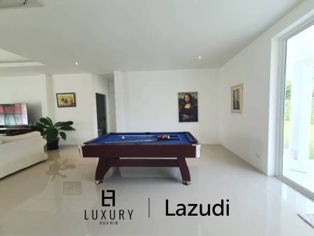 Terrain de 3 000 m² / Surface habitable de 540 m² / Emplacement exceptionnel