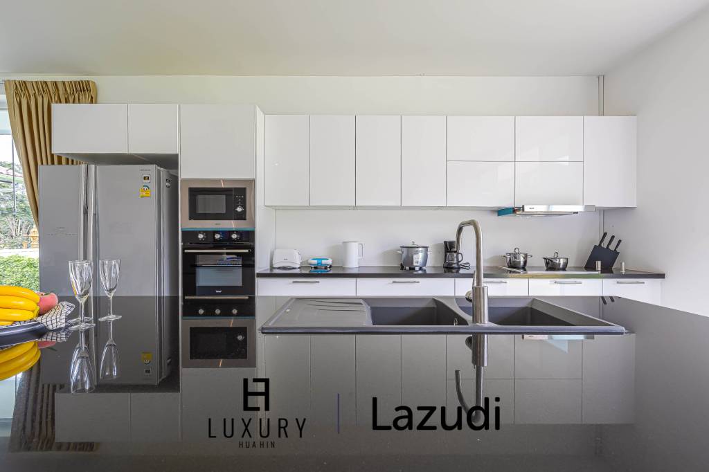 Terrain de 3 000 m² / Surface habitable de 540 m² / Emplacement exceptionnel