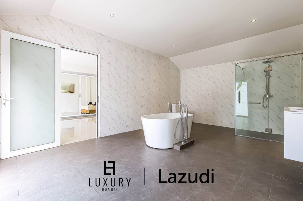 Terrain de 3 000 m² / Surface habitable de 540 m² / Emplacement exceptionnel