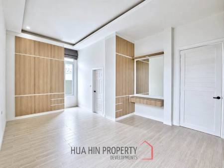 MODERN POOL VILLA  ON SOI 102 : 3 bed prime city location