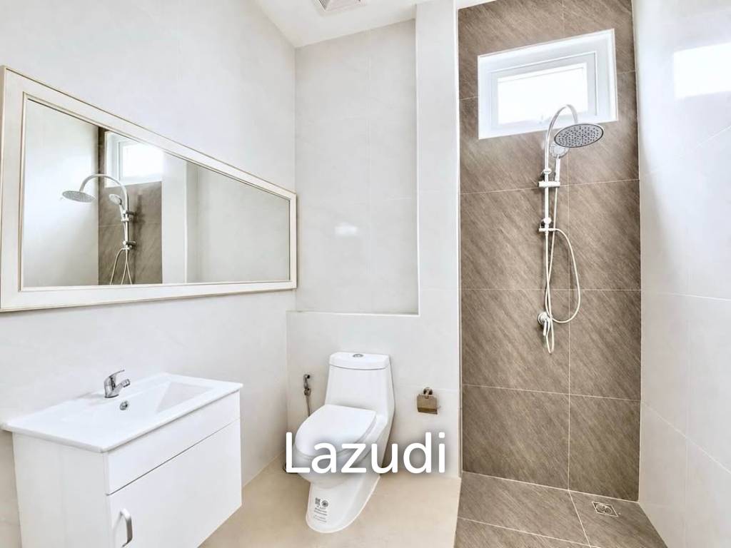 MODERN POOL VILLA  ON SOI 102 : 3 bed prime city location