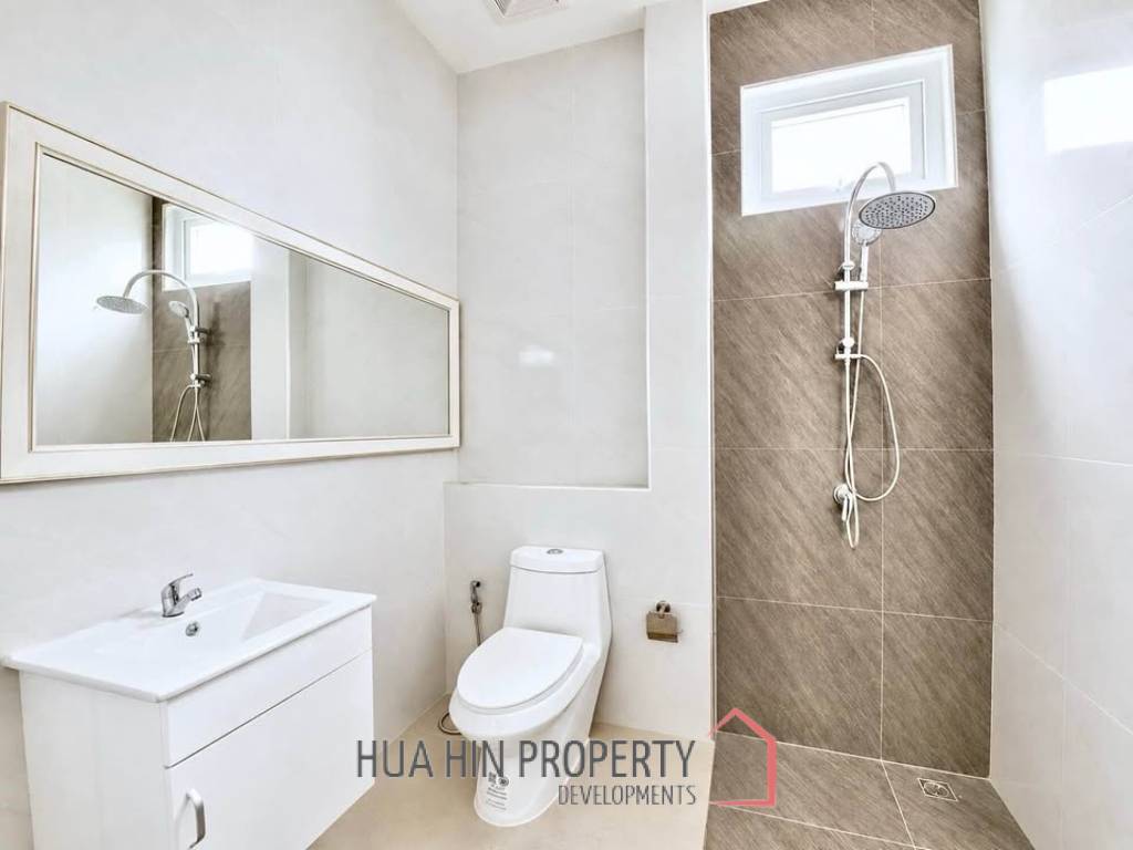 MODERN POOL VILLA  ON SOI 102 : 3 bed prime city location