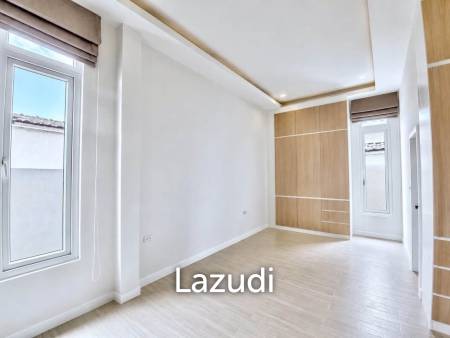 MODERN POOL VILLA  ON SOI 102 : 3 bed prime city location