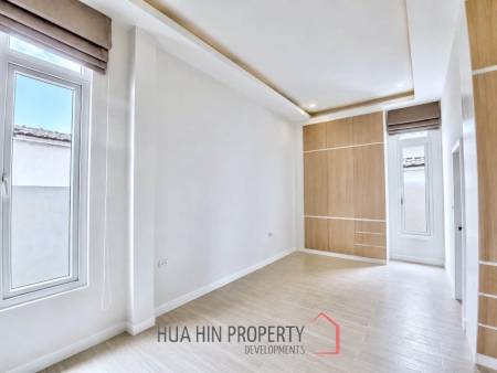 MODERN POOL VILLA  ON SOI 102 : 3 bed prime city location