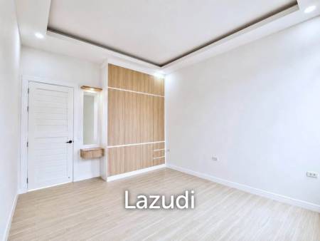 MODERN POOL VILLA  ON SOI 102 : 3 bed prime city location