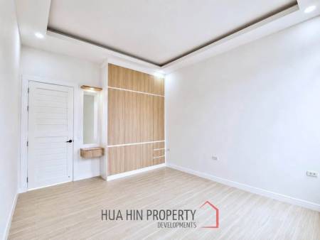 MODERN POOL VILLA  ON SOI 102 : 3 bed prime city location