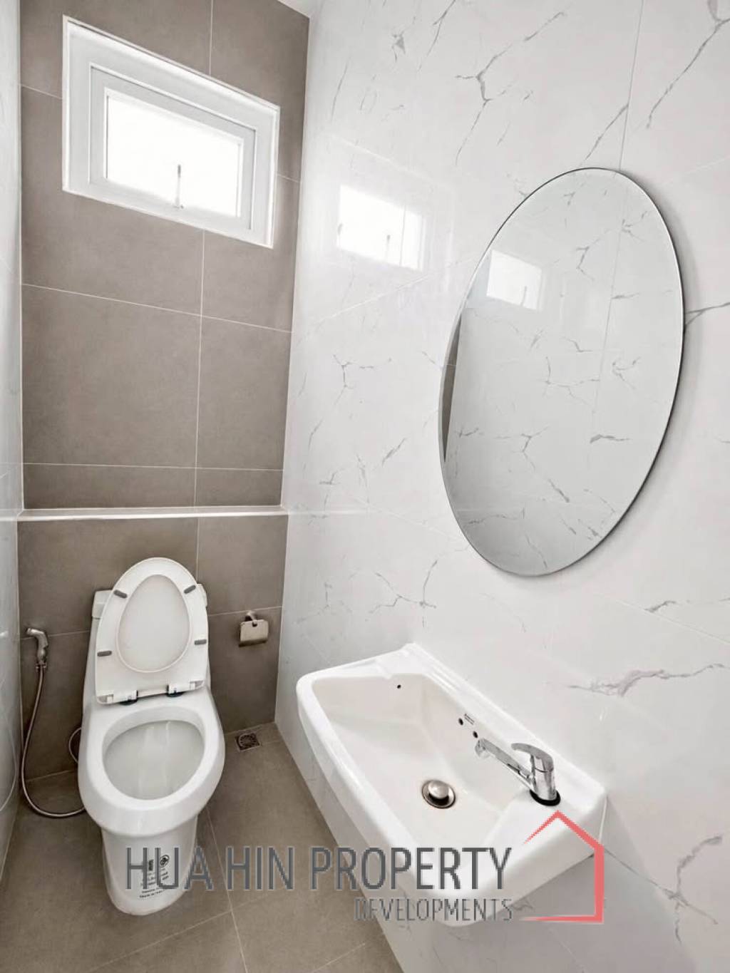 MODERN POOL VILLA  ON SOI 102 : 3 bed prime city location