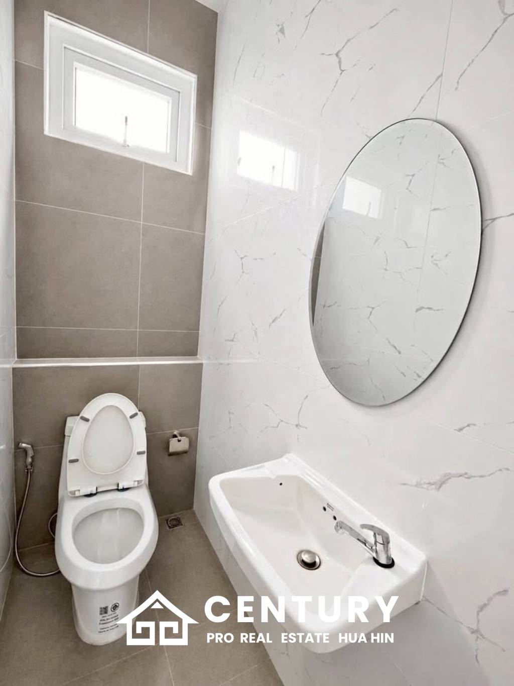 MODERN POOL VILLA  ON SOI 102 : 3 bed prime city location