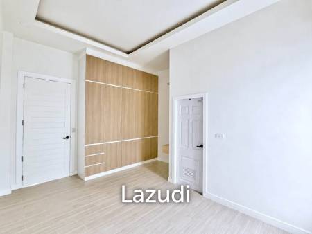 MODERN POOL VILLA  ON SOI 102 : 3 bed prime city location