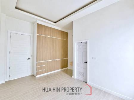 MODERN POOL VILLA  ON SOI 102 : 3 bed prime city location