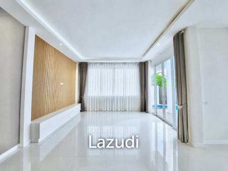 MODERN POOL VILLA  ON SOI 102 : 3 bed prime city location