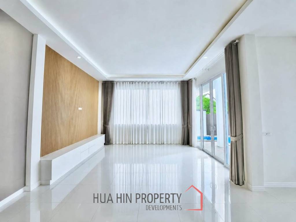 MODERN POOL VILLA  ON SOI 102 : 3 bed prime city location