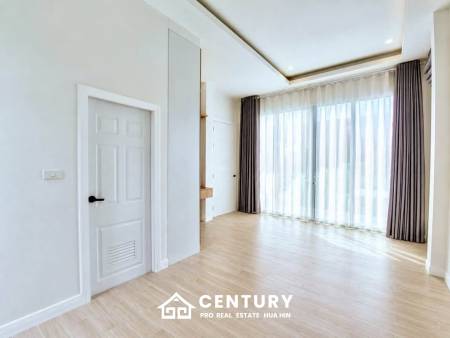 MODERN POOL VILLA  ON SOI 102 : 3 bed prime city location