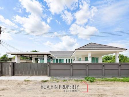 MODERN POOL VILLA  ON SOI 102 : 3 bed prime city location