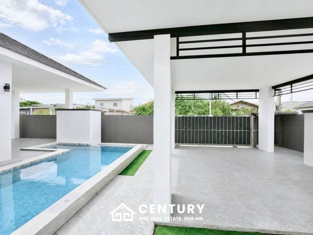 MODERN POOL VILLA  ON SOI 102 : 3 bed prime city location