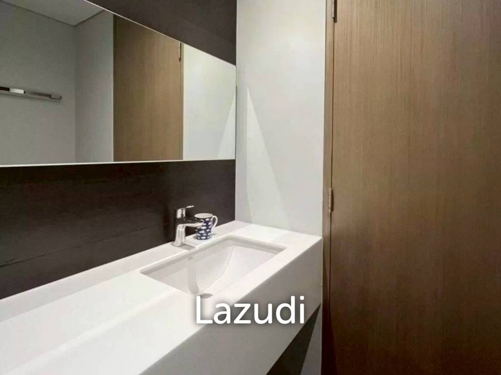 Spacious Two-Bedroom Residence for Rent Veranda