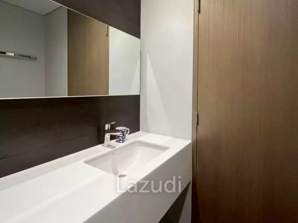 Spacious Two-Bedroom Residence for Rent Veranda