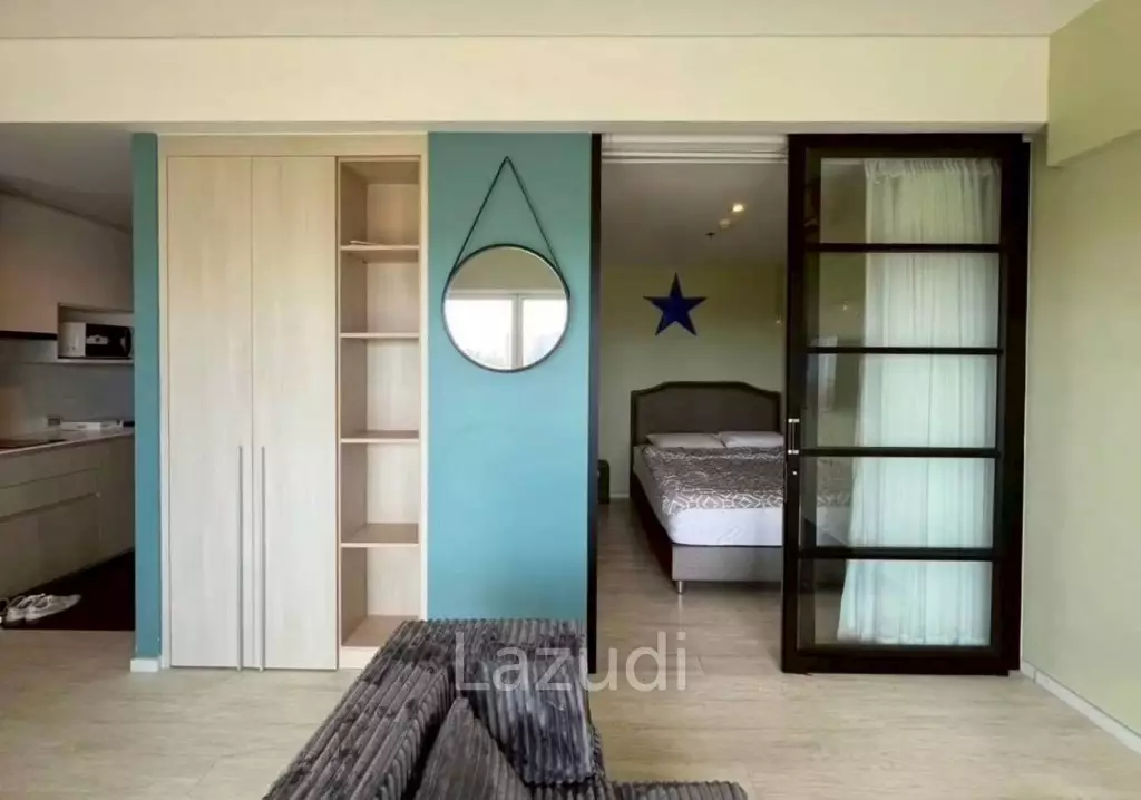 Spacious Two-Bedroom Residence for Rent Veranda
