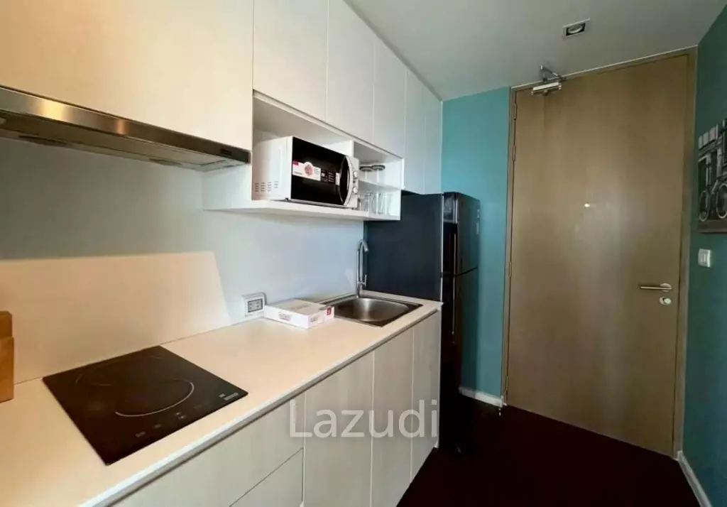 Spacious Two-Bedroom Residence for Rent Veranda