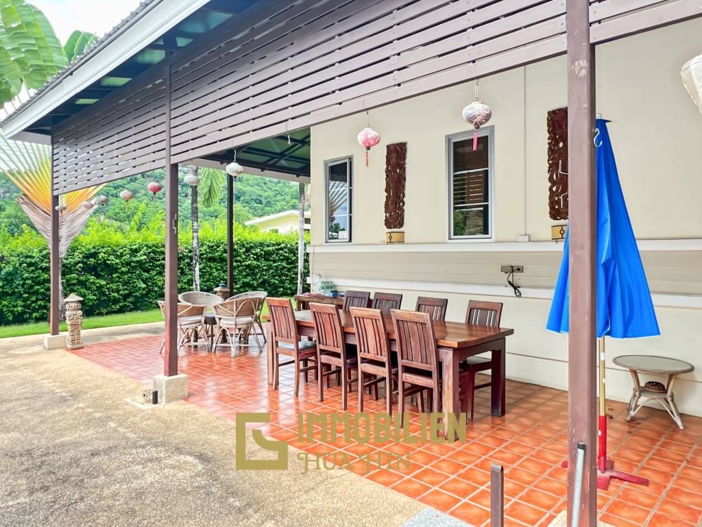 วิลล่า 3 ห้องนอน พร้อมสระว่ายน้ำในบ้านชวา เขาเต่า
