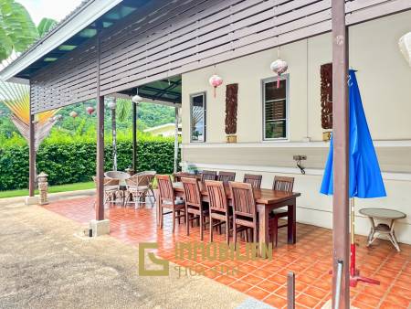 วิลล่า 3 ห้องนอน พร้อมสระว่ายน้ำในบ้านชวา เขาเต่า