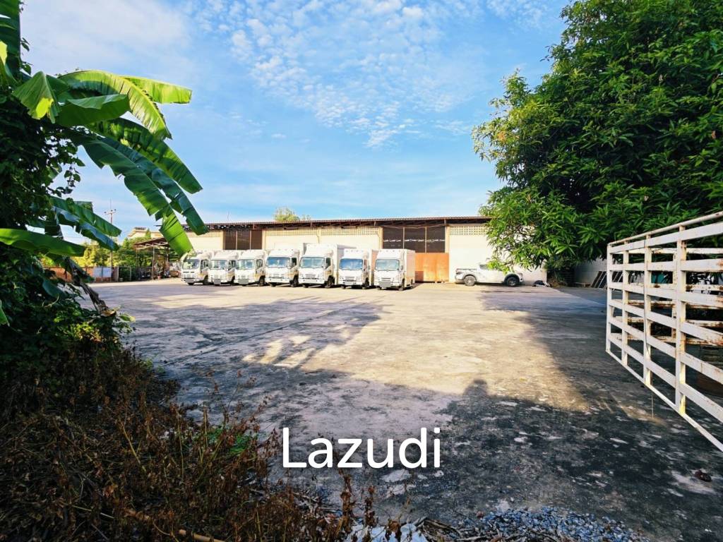 Warehouse for Sale in a Prime Location Near Lan Muang Market