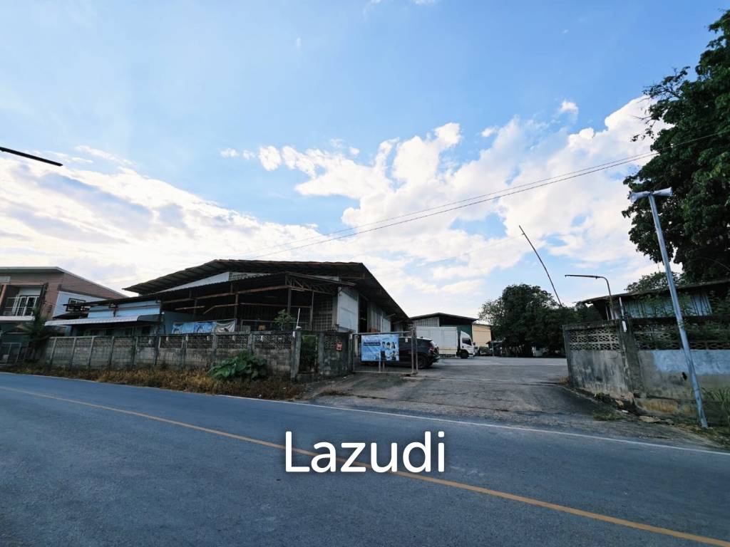 Warehouse for Sale in a Prime Location Near Lan Muang Market