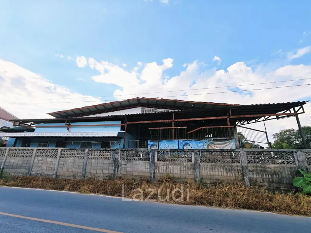 Warehouse for Sale in a Prime Location Near Lan Muang Market